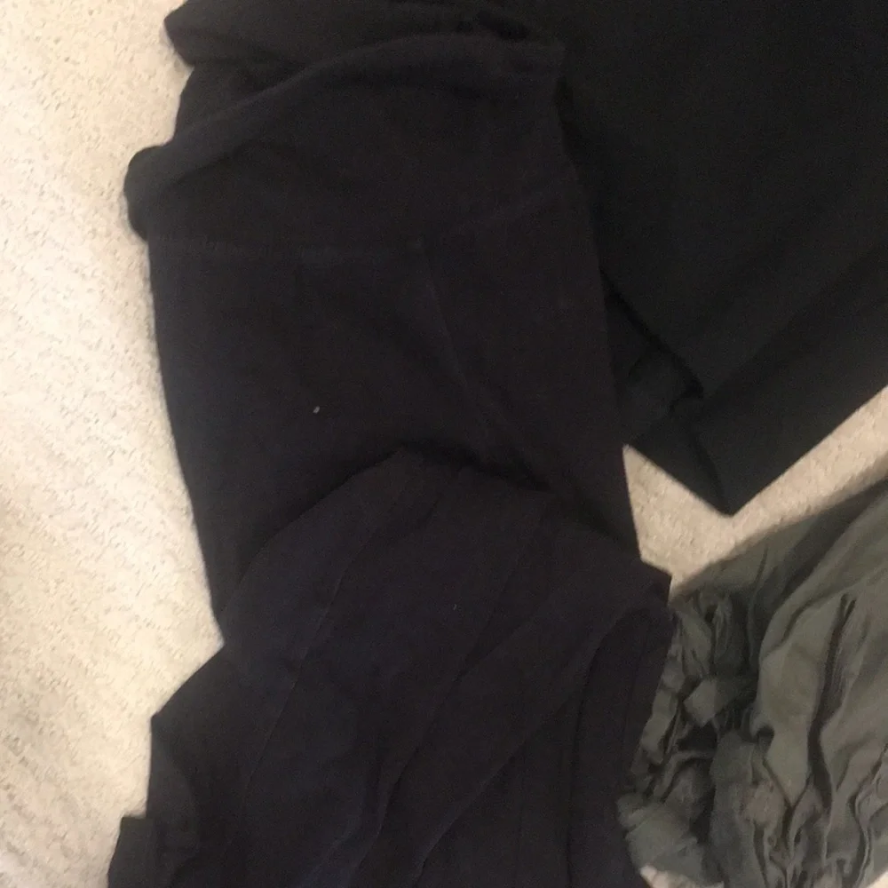 Maternity bottom bundle - Picture 7 of 7